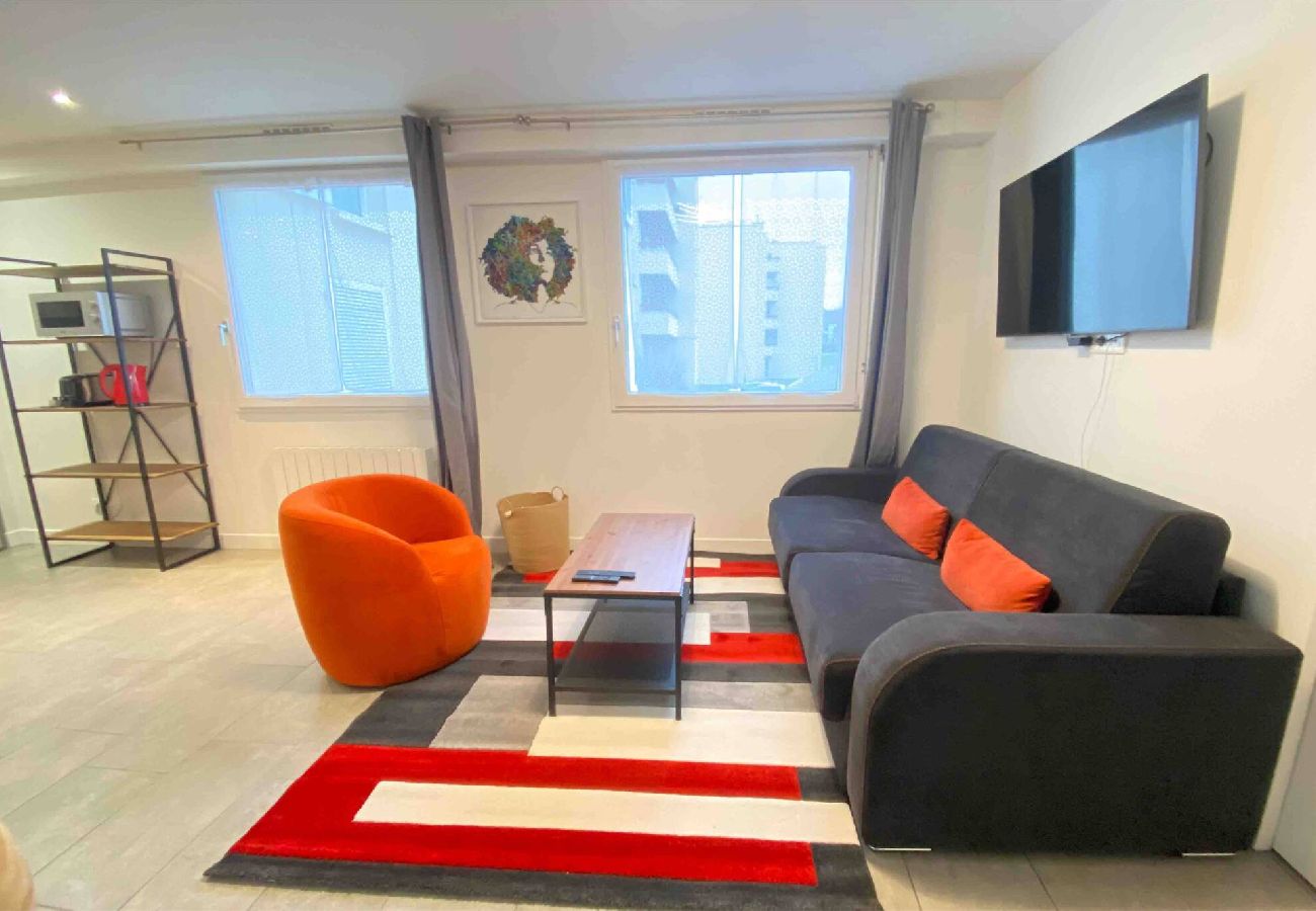 Appartement à Clermont-Ferrand - Garçonnière - Appt cosy & parking à 9 min de Jaude