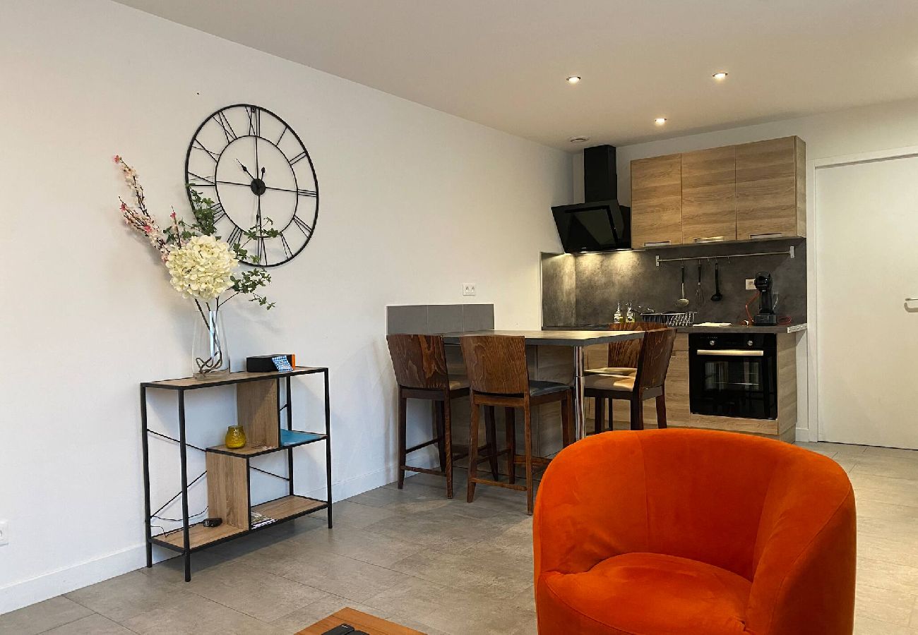Appartement à Clermont-Ferrand - Garçonnière - Appt cosy & parking à 9 min de Jaude