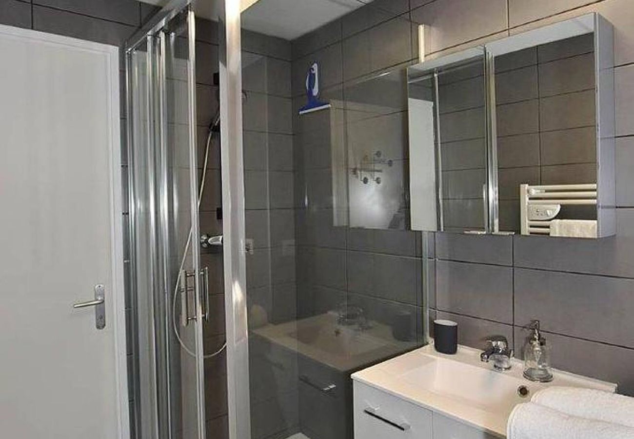 Appartement à Clermont-Ferrand - Garçonnière - Appt cosy & parking à 9 min de Jaude