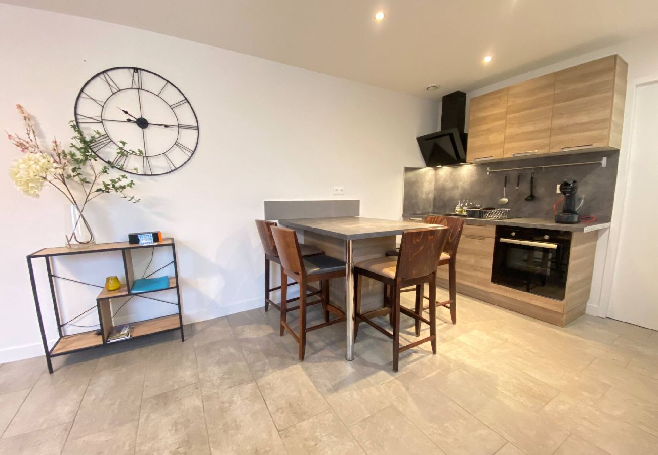 Appartement à Clermont-Ferrand - Garçonnière - Appt cosy & parking à 9 min de Jaude