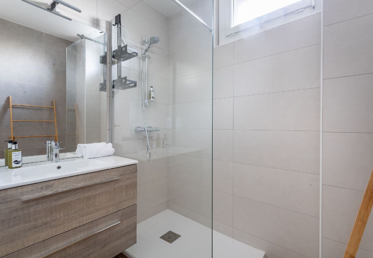 Appartement à Clermont-Ferrand - Bruyant 1er- Appt cosy au calme à 9min à pied du t