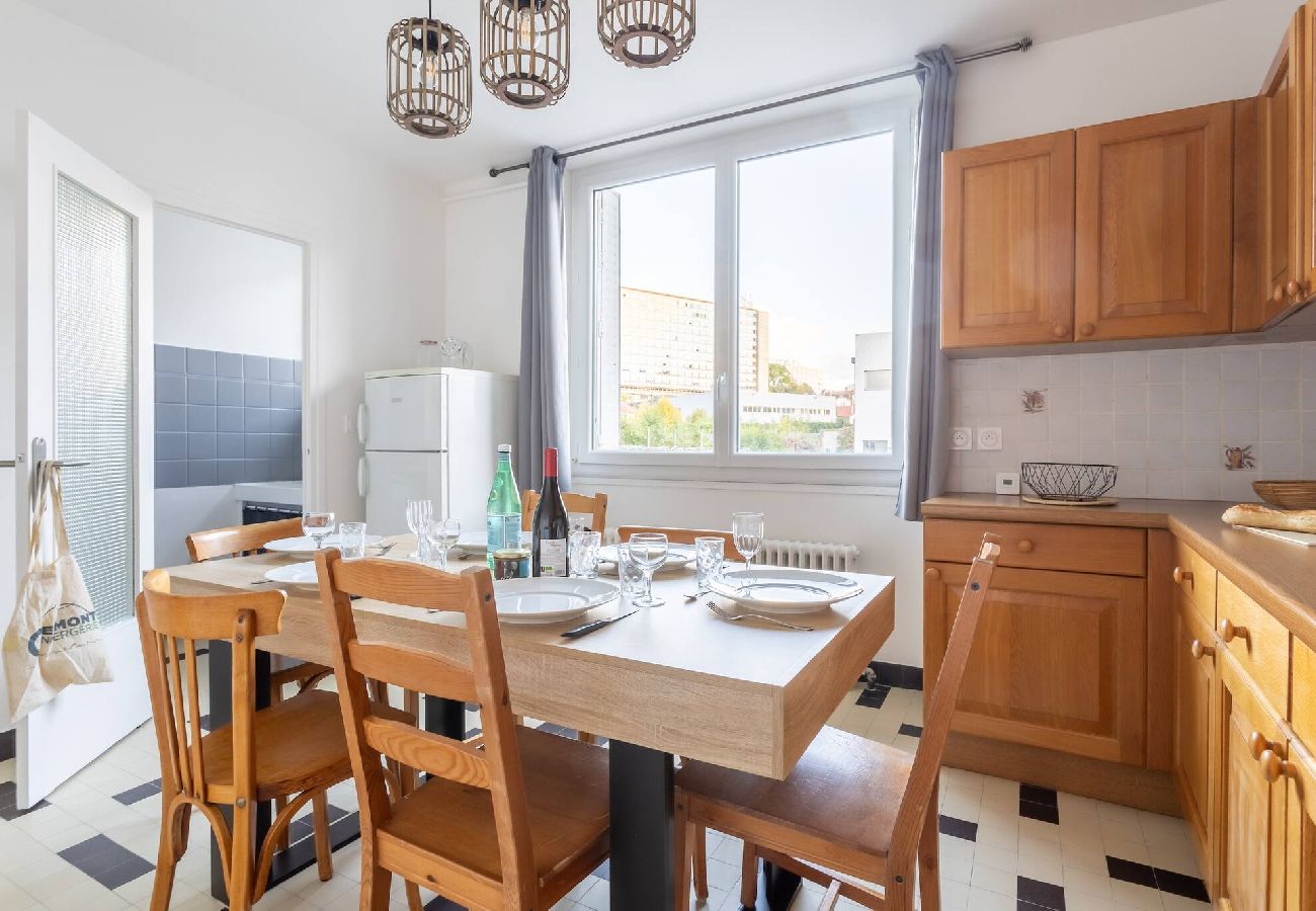 Appartement à Clermont-Ferrand - Bruyant 1er- Appt cosy au calme à 9min à pied du t