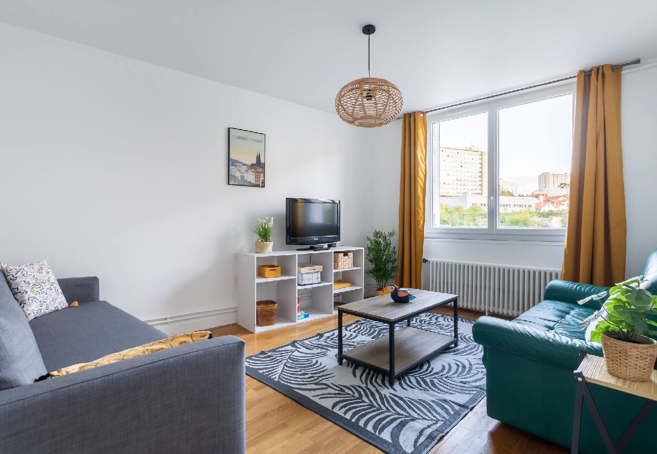 Appartement à Clermont-Ferrand - Bruyant 1er- Appt cosy au calme à 9min à pied du t