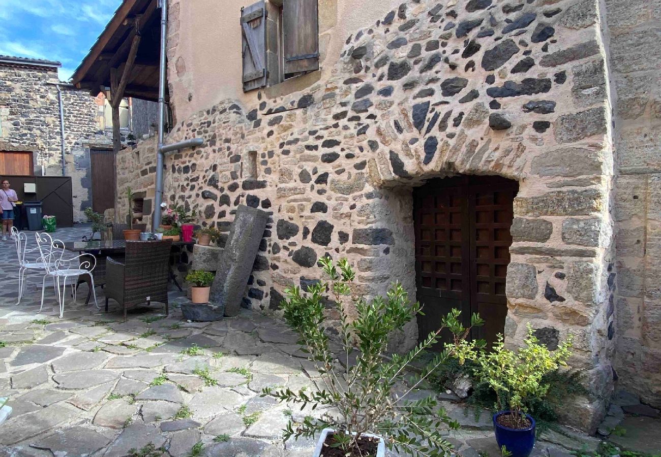 Appartement à Saint-Saturnin - Snoop - Gîte Coeur du Village - Calme & Balade