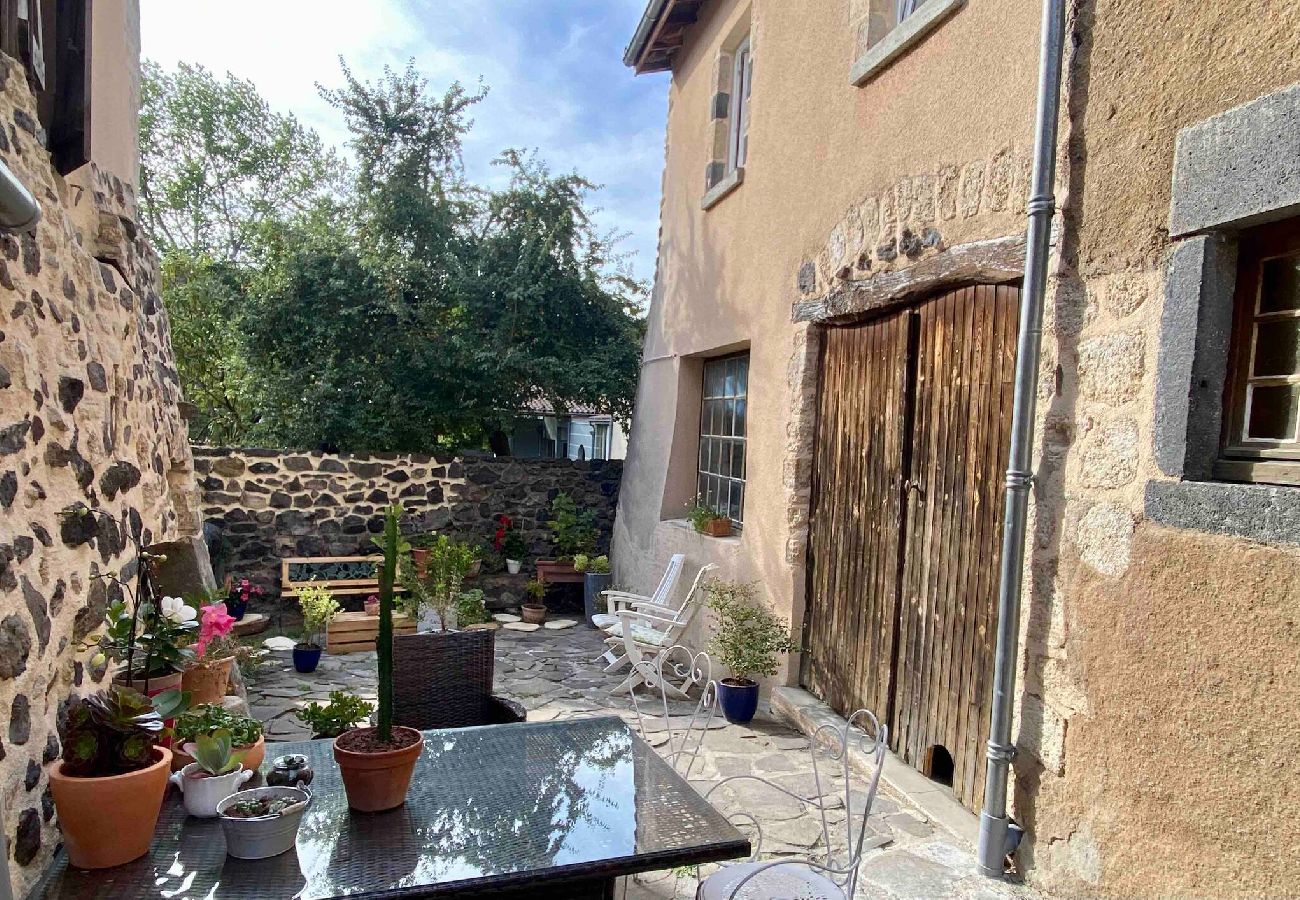 Appartement à Saint-Saturnin - Snoop - Gîte Coeur du Village - Calme & Balade