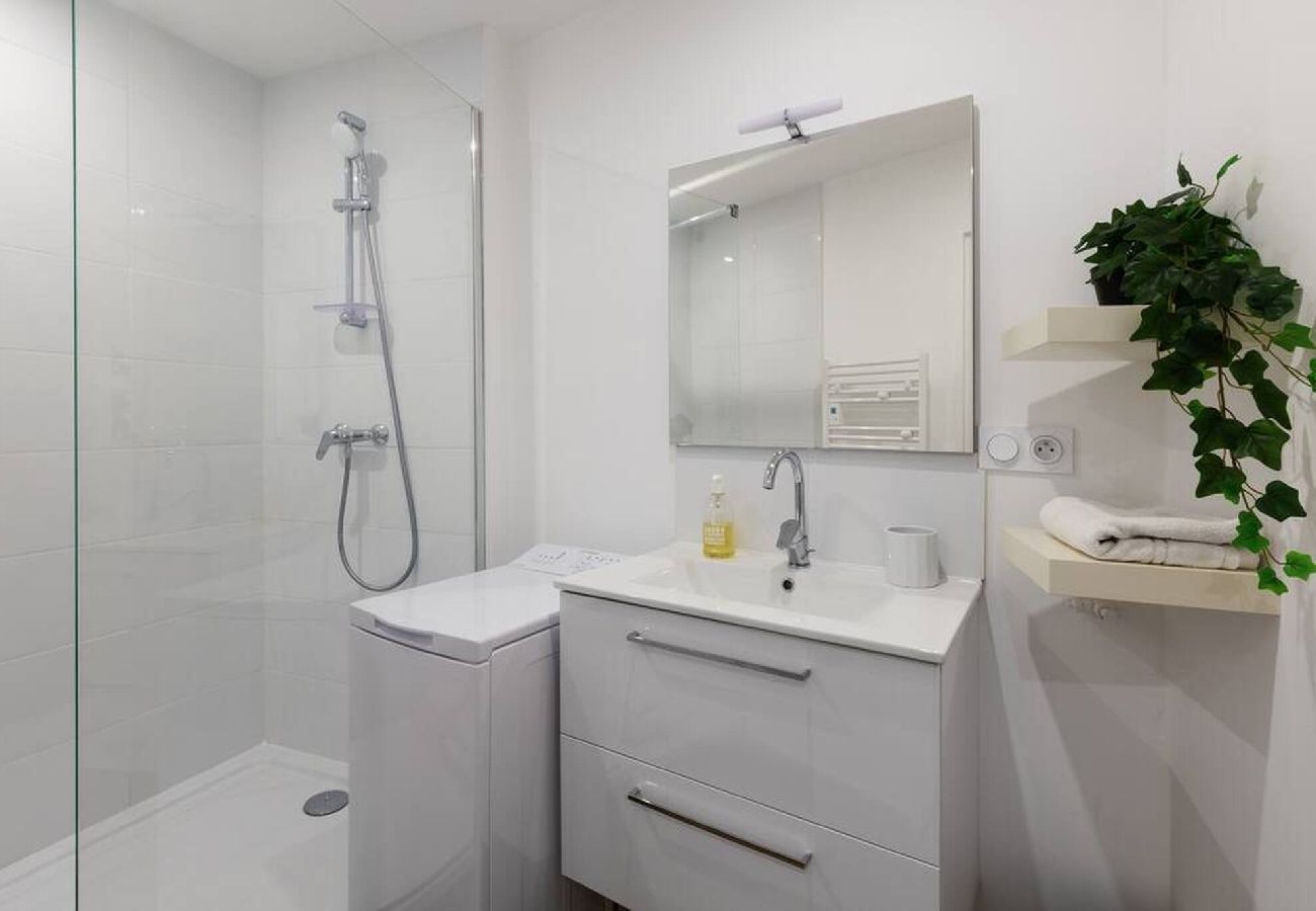 Appartement à Clermont-Ferrand - Jungle - Appart rénové & lumineux à 2 min du TRAM