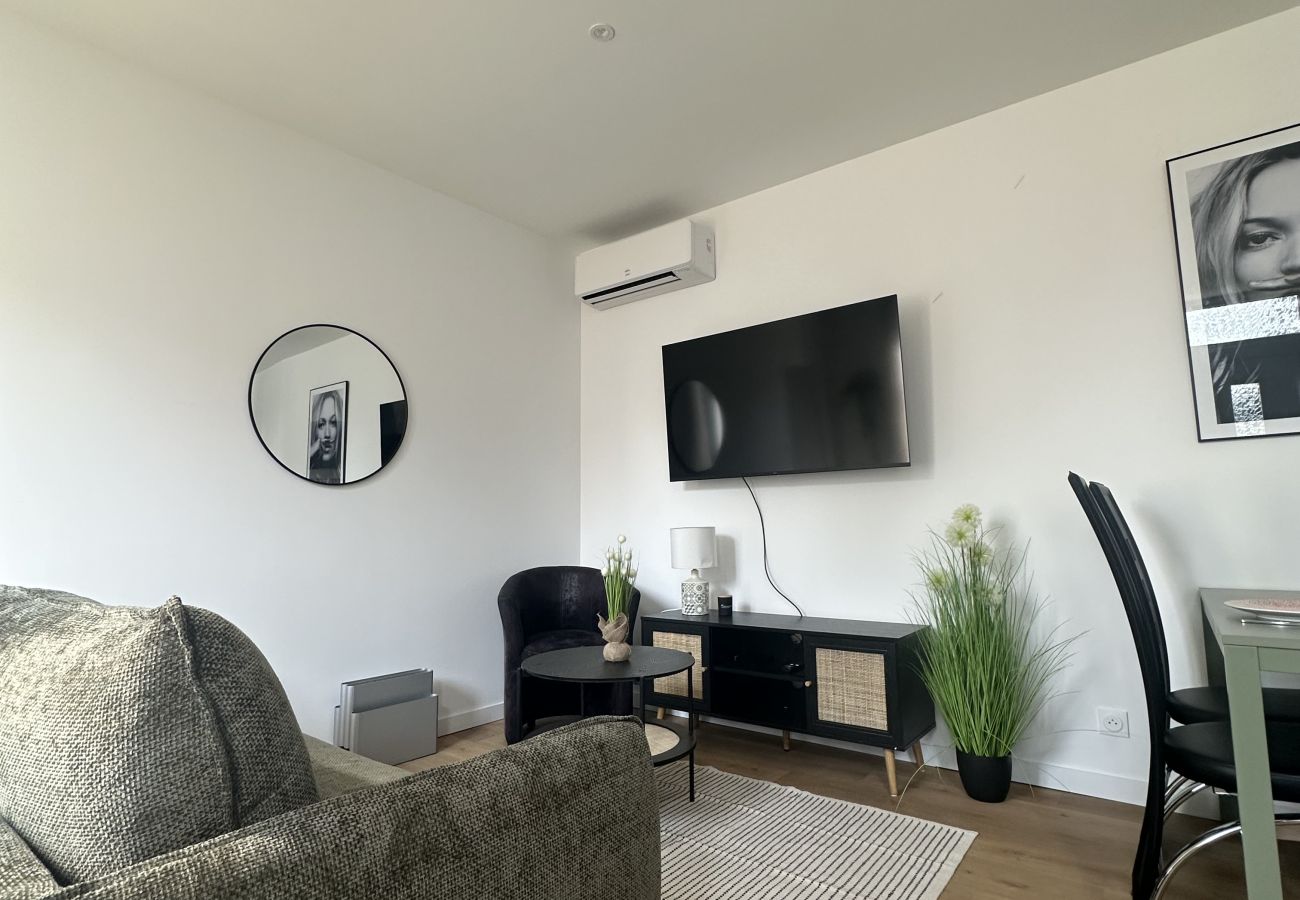 Appartement à Clermont-Ferrand - Curie - Appart neuf Clim & Parking avec extérieur