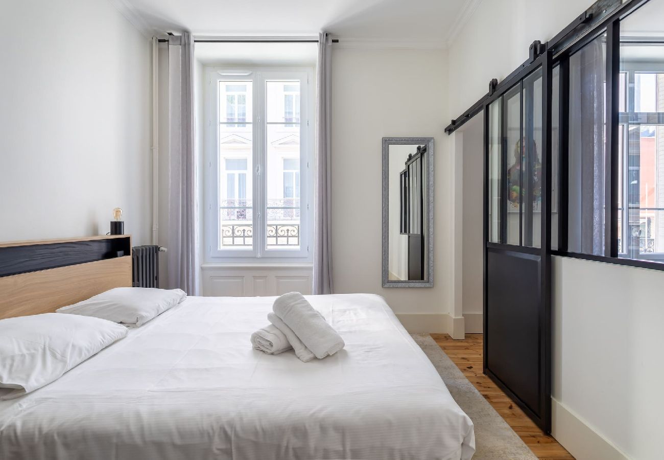 Appartement à Royat - Le Louvre - Appart proche thermes chic & douillet