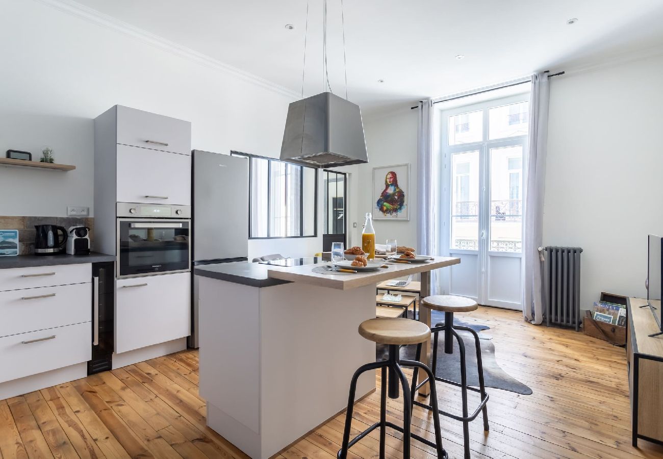 Appartement à Royat - Le Louvre - Appart proche thermes chic & douillet