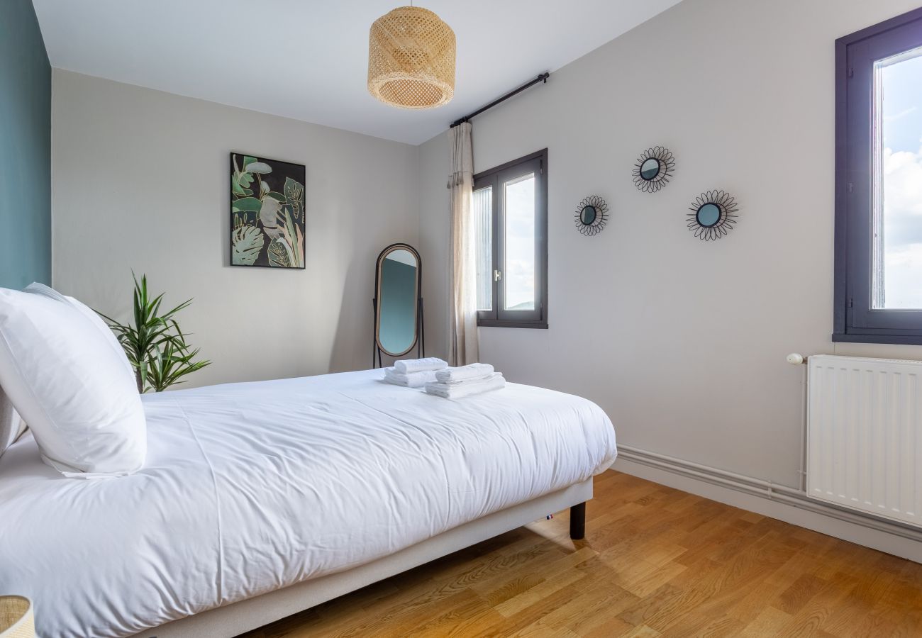 Maison à Ceyrat - Ceyrat - Maison chic, calme avec jardin et vue sur