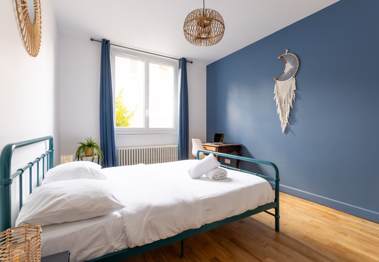 Appartement à Clermont-Ferrand - Bruyant rdc calme Clermont • 3 pers • Proche tram