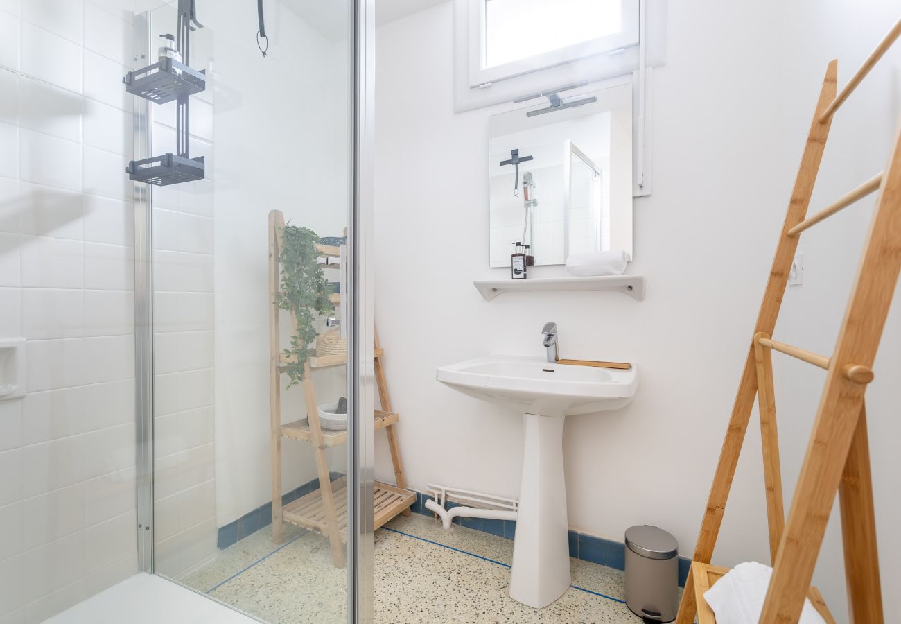 Appartement à Clermont-Ferrand - Bruyant rdc calme Clermont • 3 pers • Proche tram