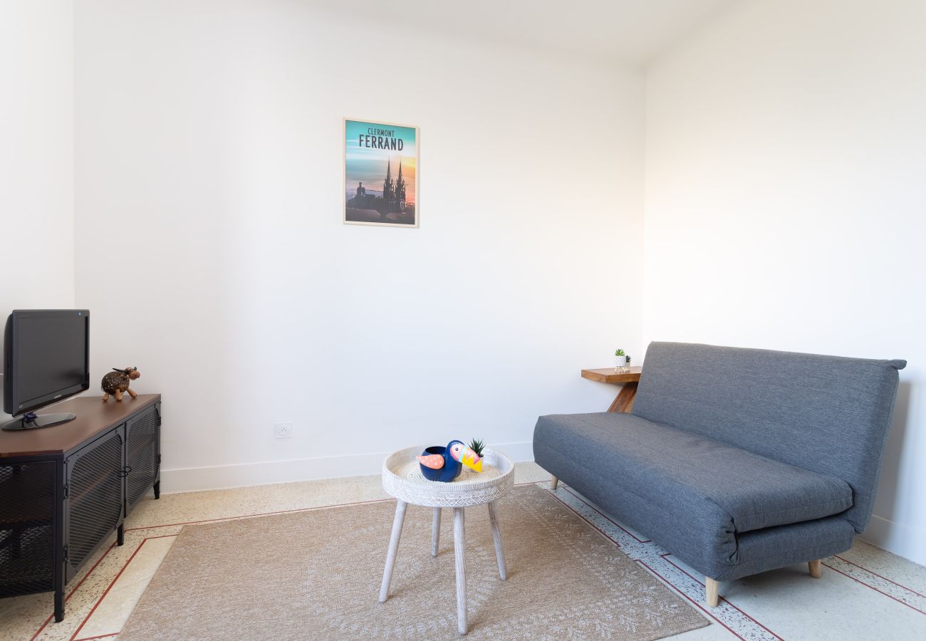 Appartement à Clermont-Ferrand - Bruyant rdc calme Clermont • 3 pers • Proche tram