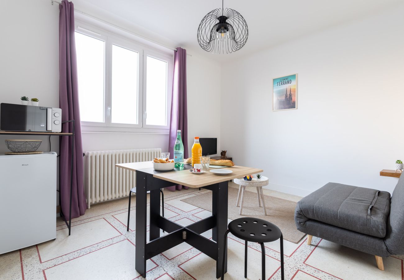 Appartement à Clermont-Ferrand - Bruyant rdc calme Clermont • 3 pers • Proche tram